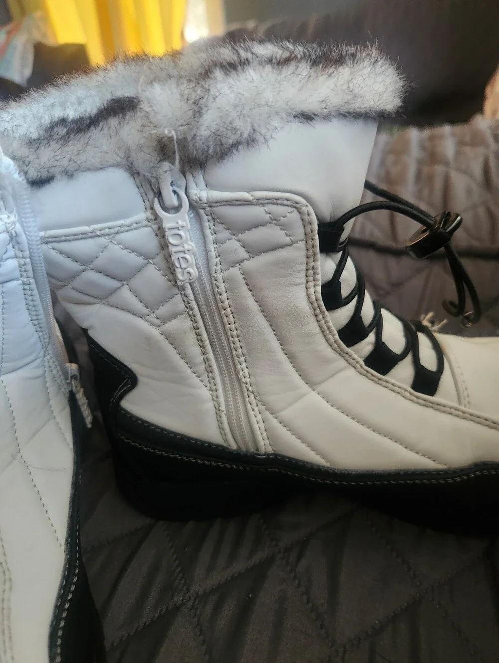 totes white winter